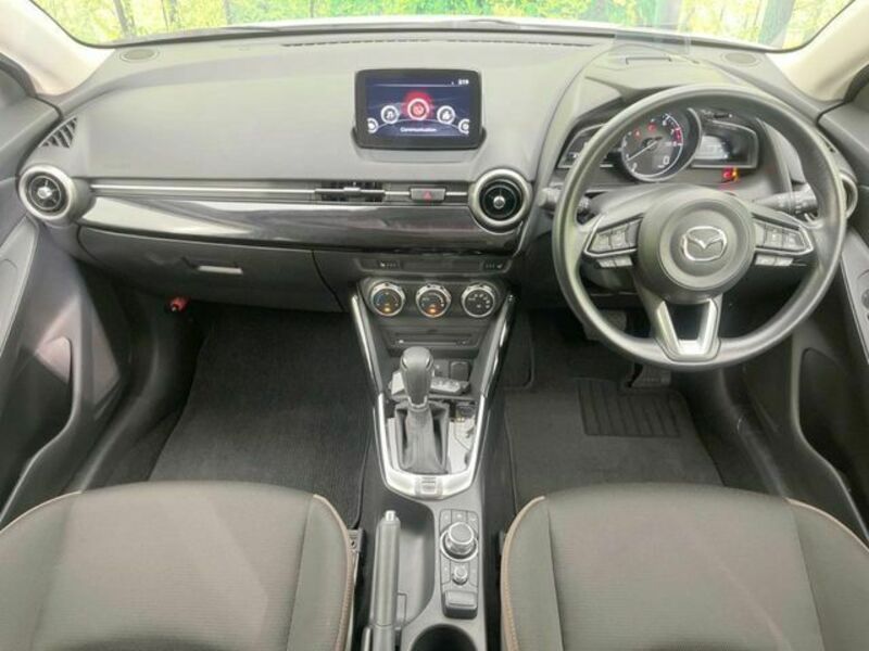 MAZDA2