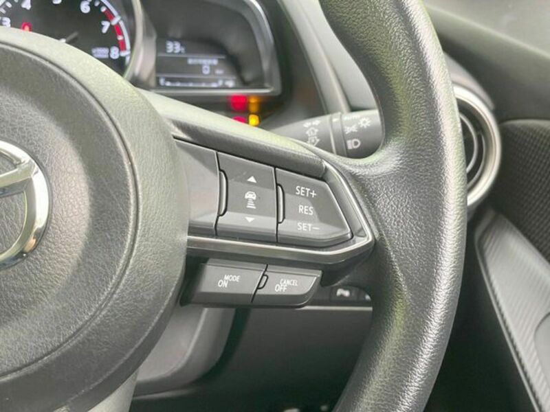 MAZDA2