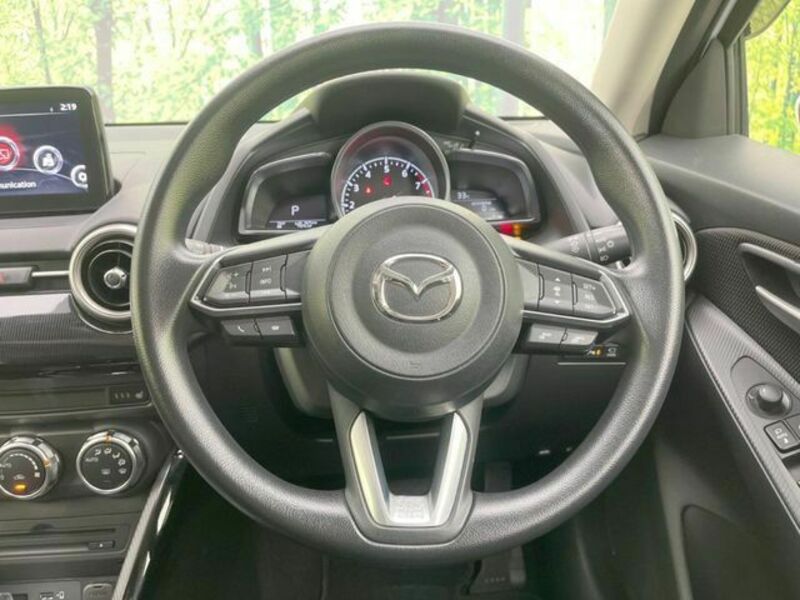 MAZDA2