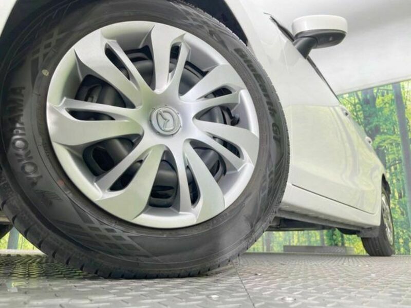 MAZDA2