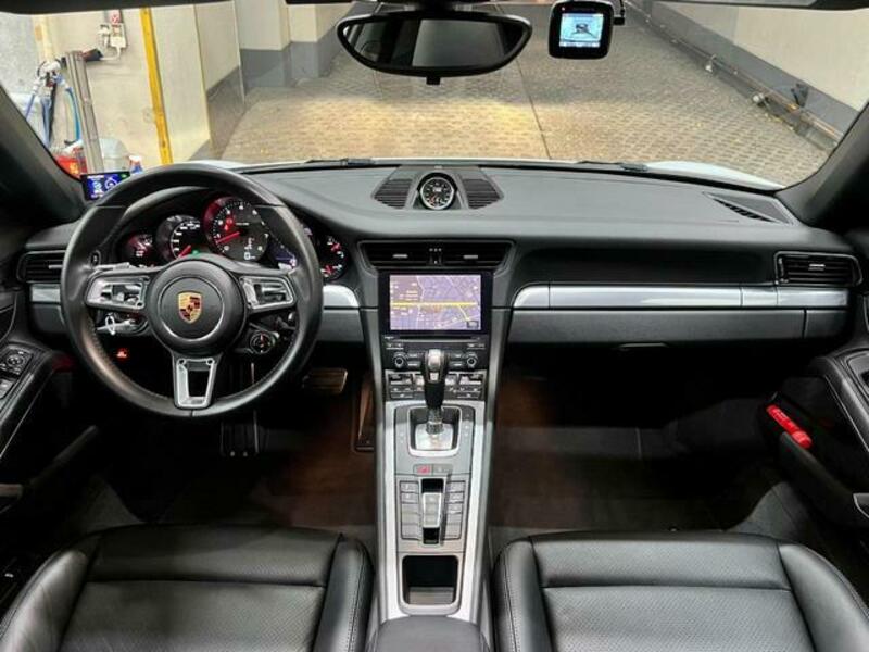 911