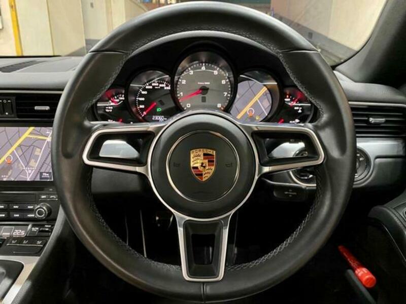 911