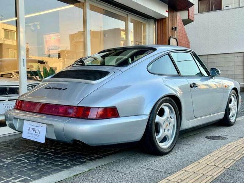 911