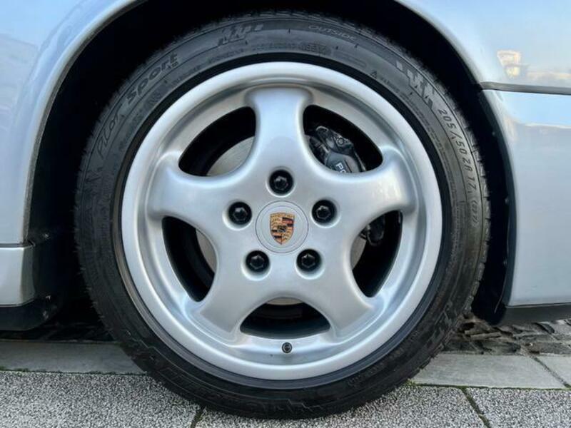 911
