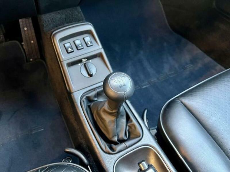 911