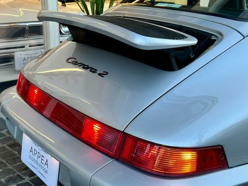 911