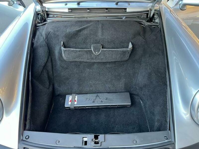 911