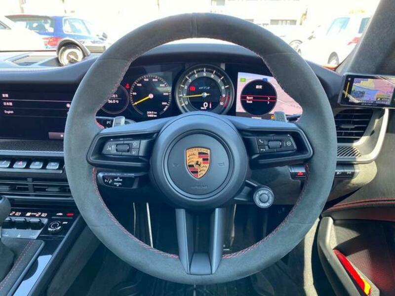 911