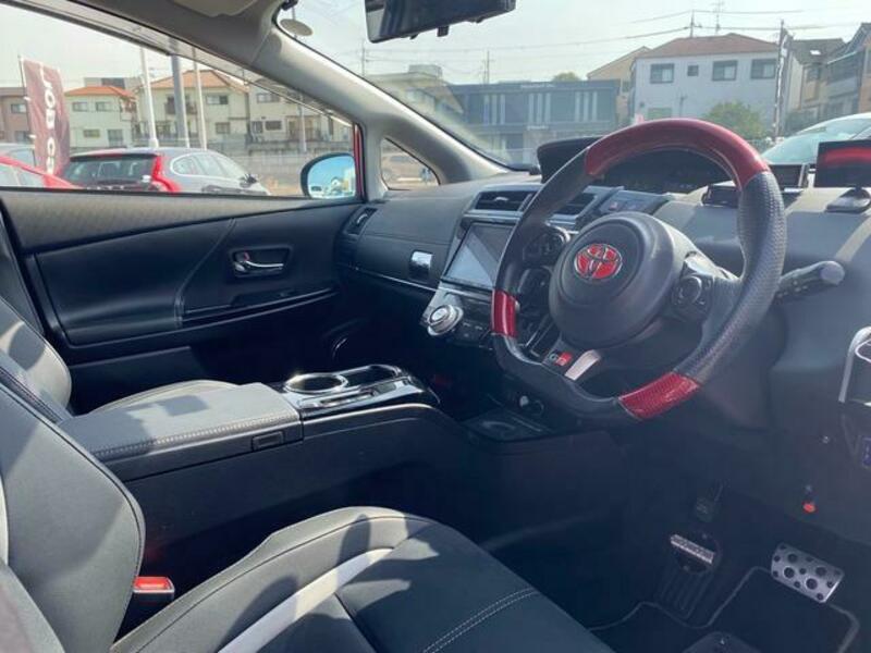 PRIUS ALPHA