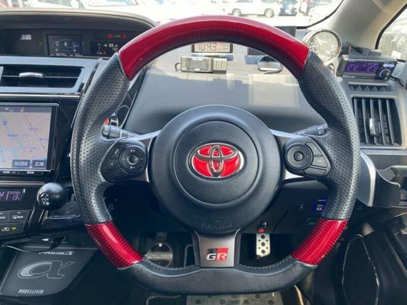 PRIUS ALPHA