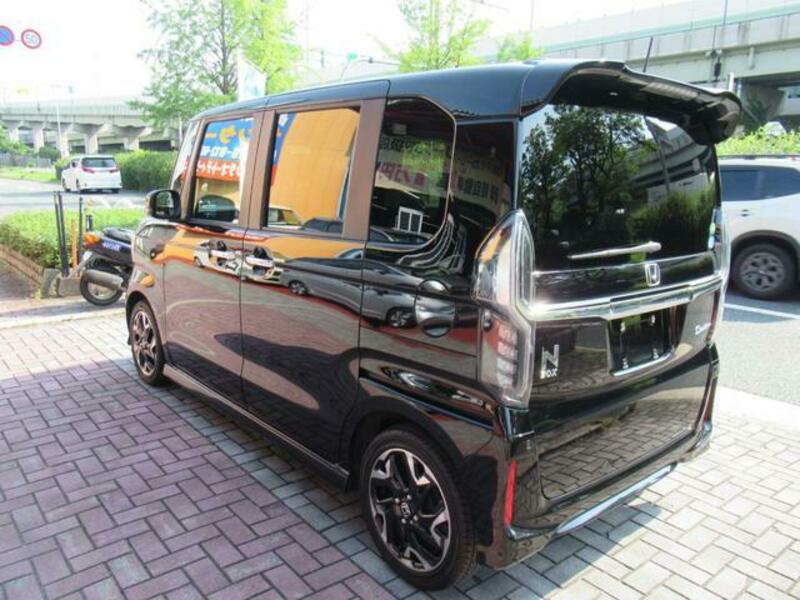 N BOX CUSTOM