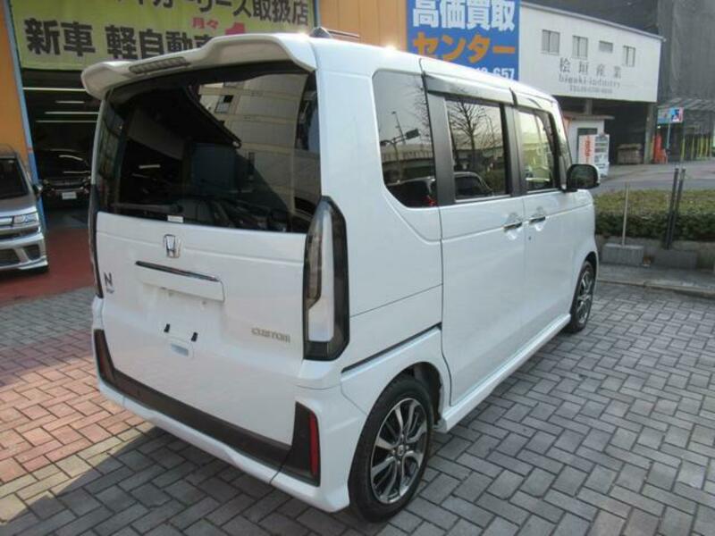 N BOX CUSTOM