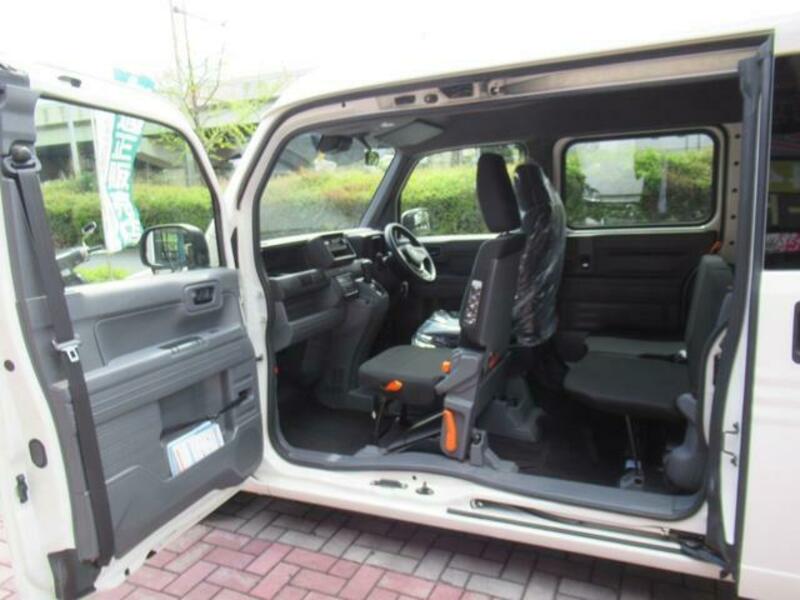 N-VAN