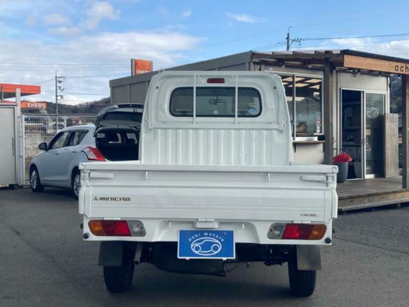MINICAB TRUCK