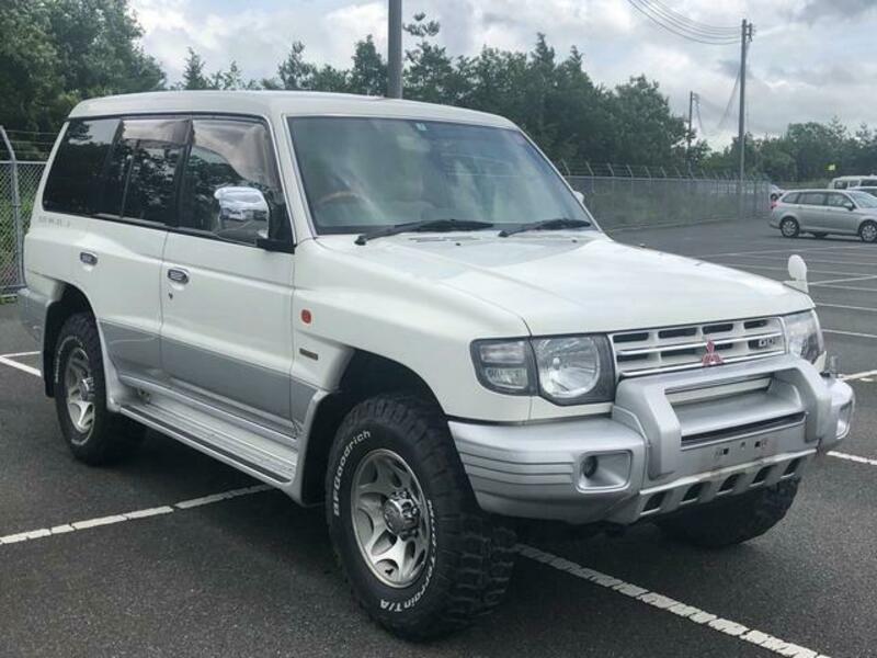 MITSUBISHI PAJERO