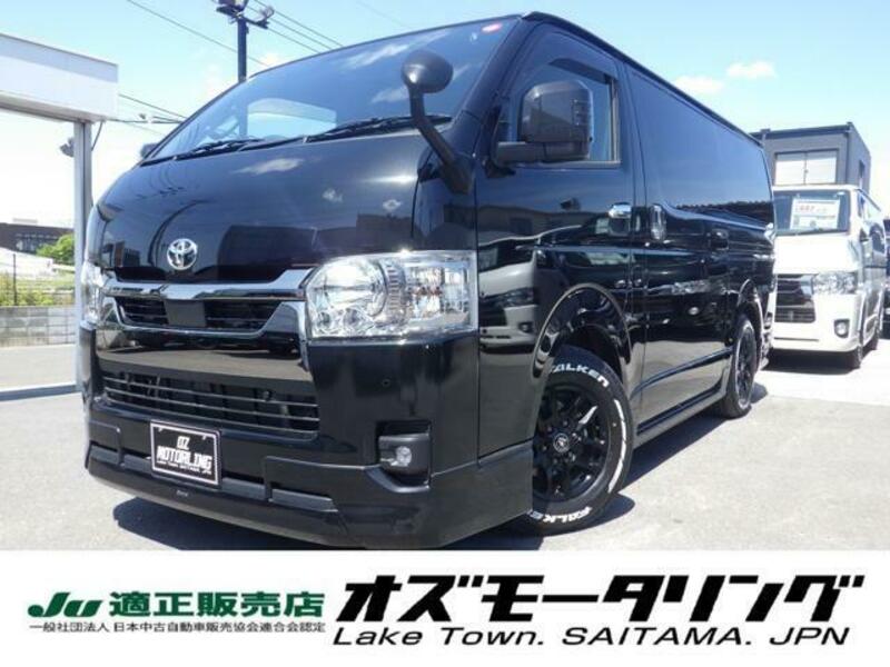 TOYOTA HIACE VAN