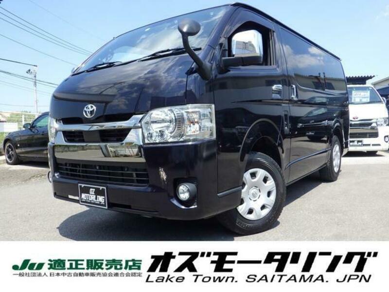 TOYOTA HIACE VAN