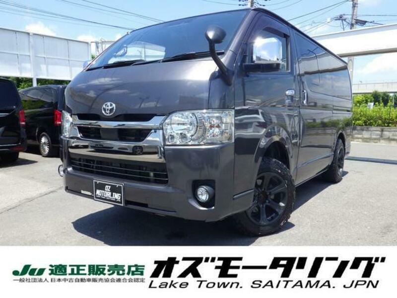 TOYOTA HIACE VAN