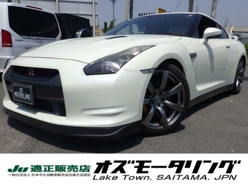 NISSAN GT-R