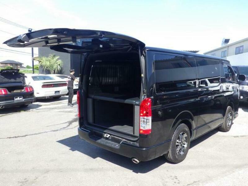 HIACE VAN