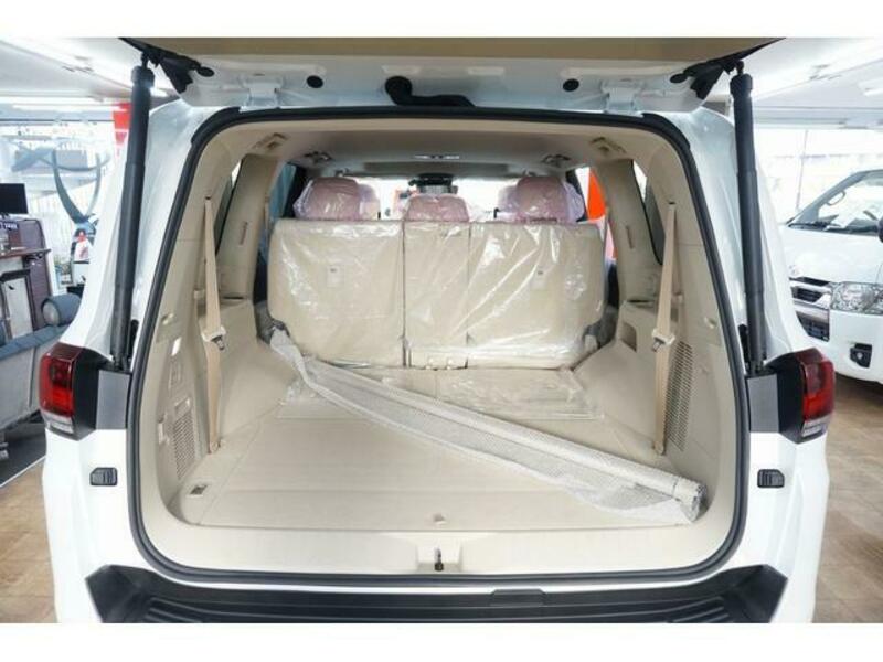 LAND CRUISER