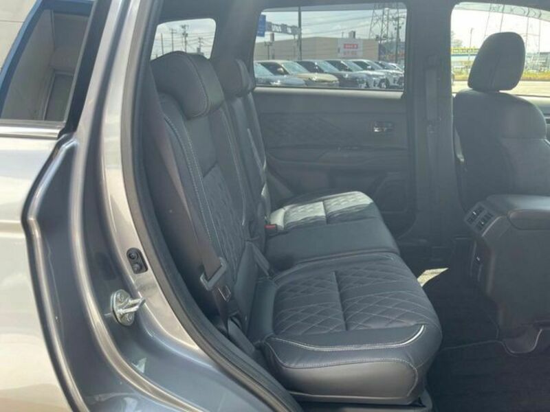 OUTLANDER PHEV