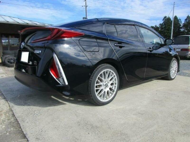 PRIUS PHV