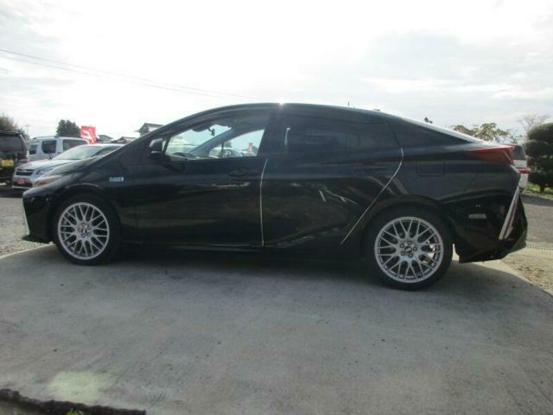 PRIUS PHV