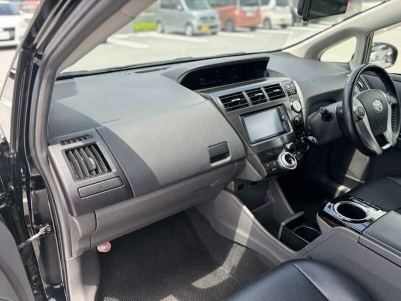 PRIUS ALPHA