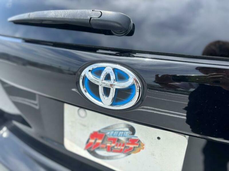 PRIUS ALPHA