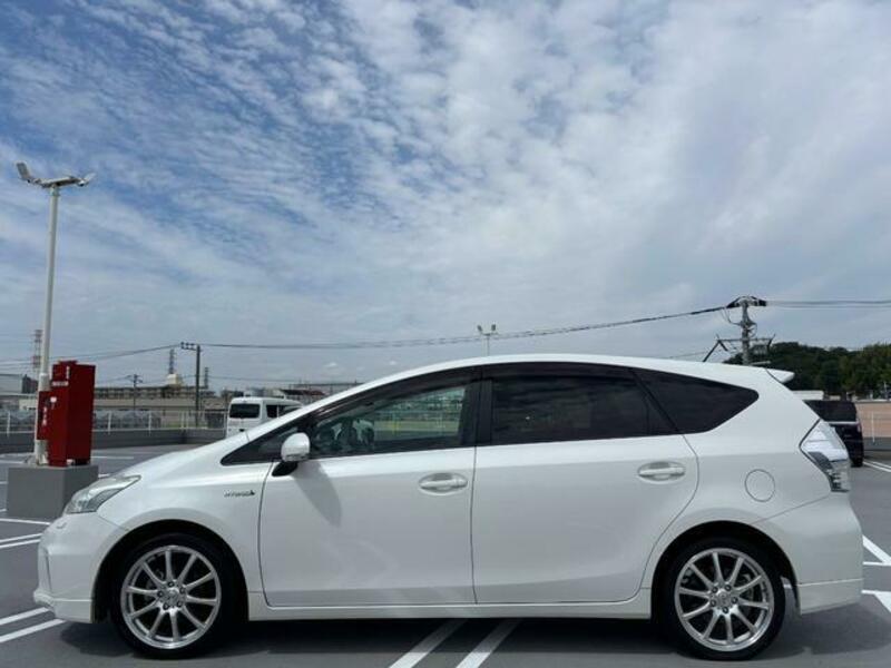 PRIUS ALPHA