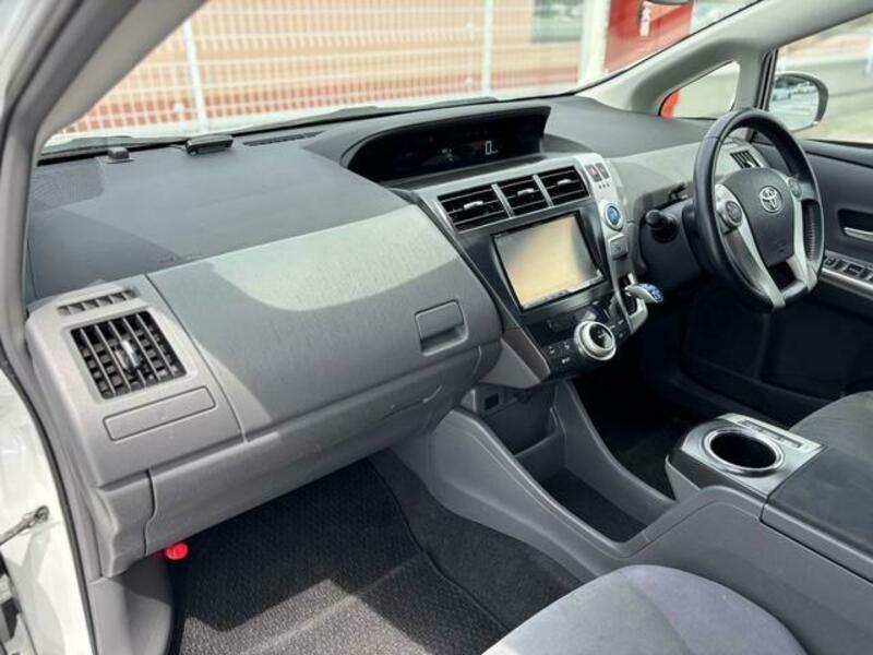 PRIUS ALPHA