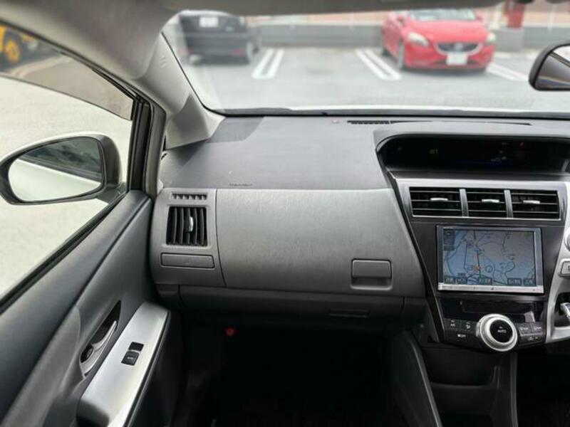 PRIUS ALPHA