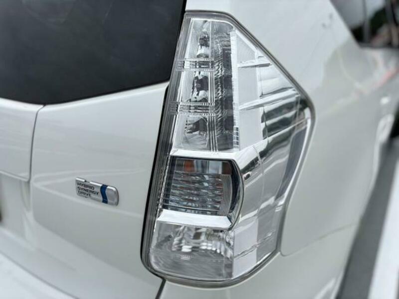 PRIUS ALPHA