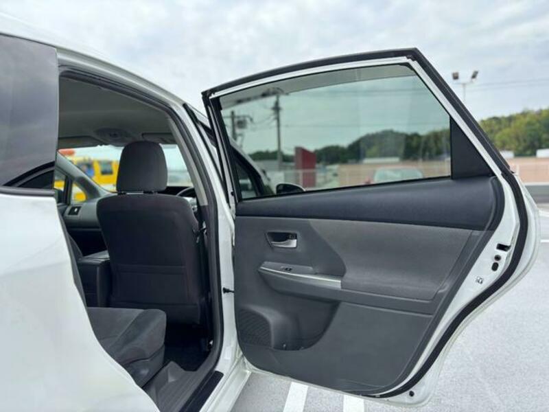 PRIUS ALPHA