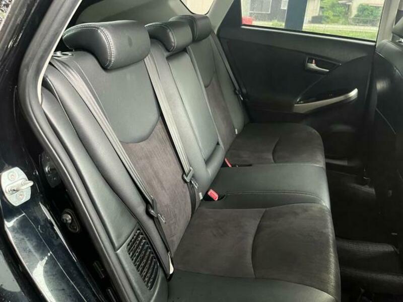 PRIUS PHV