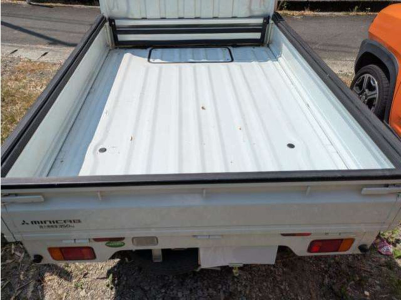 MINICAB TRUCK