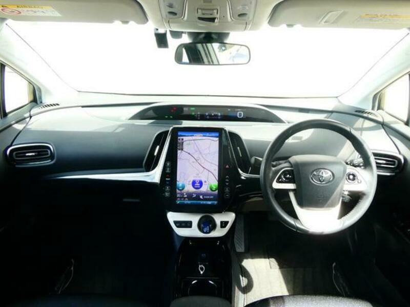PRIUS PHV