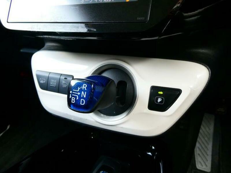 PRIUS PHV