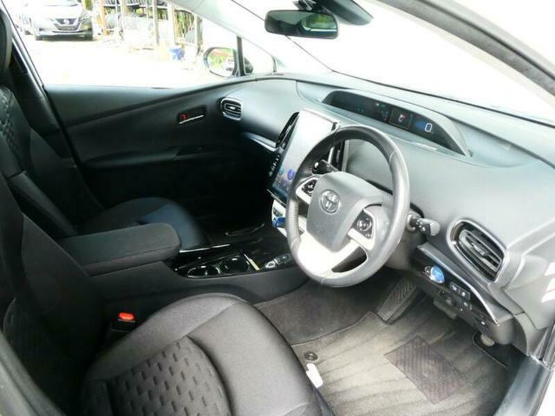 PRIUS PHV