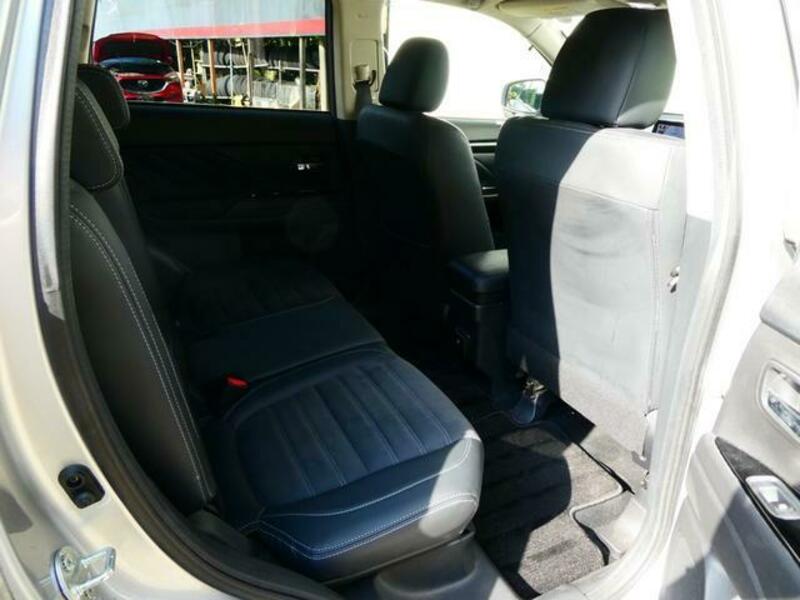 OUTLANDER PHEV