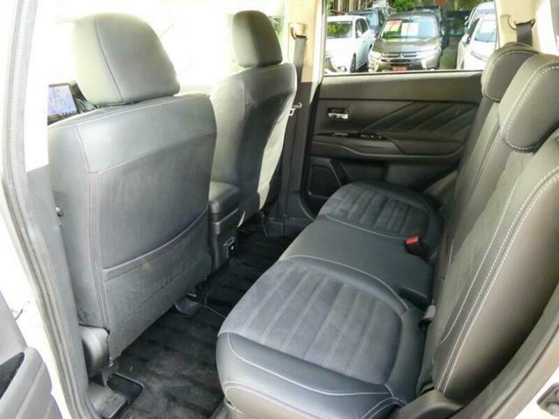 OUTLANDER PHEV