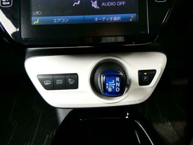 PRIUS PHV