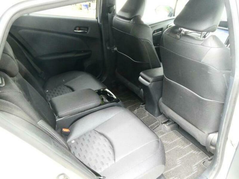 PRIUS PHV