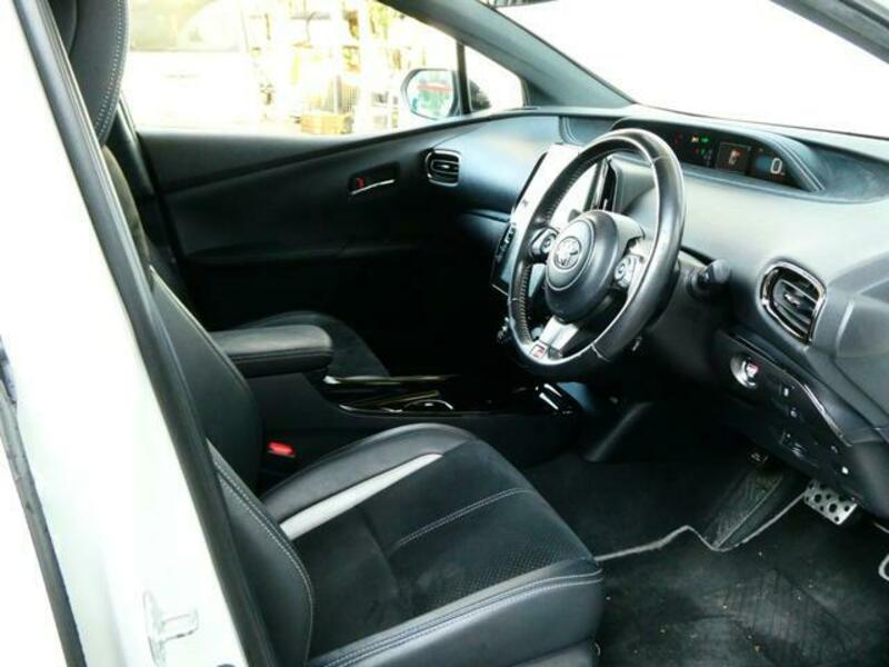 PRIUS PHV
