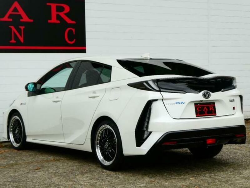 PRIUS PHV