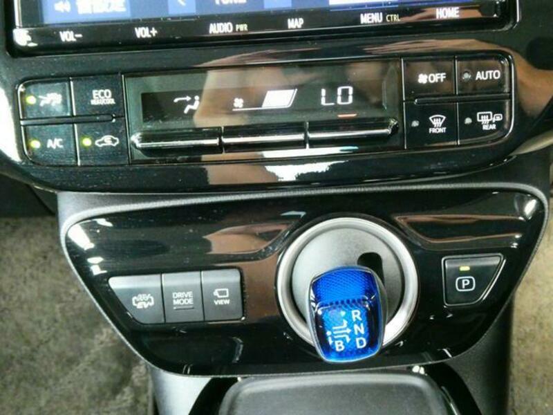 PRIUS PHV