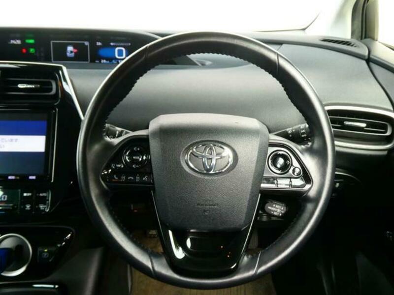 PRIUS PHV
