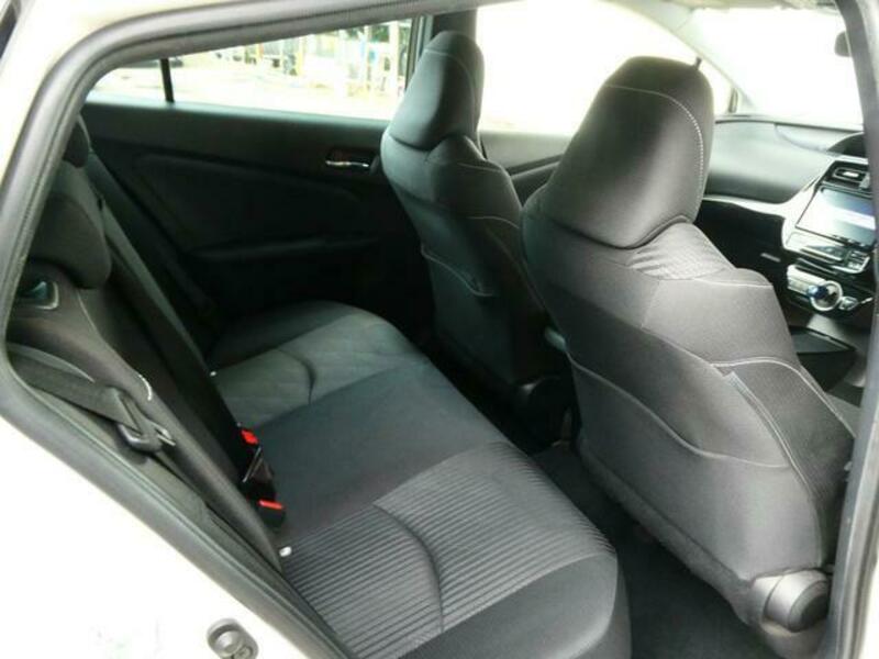 PRIUS PHV