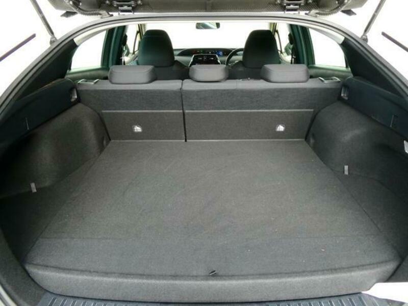 PRIUS PHV